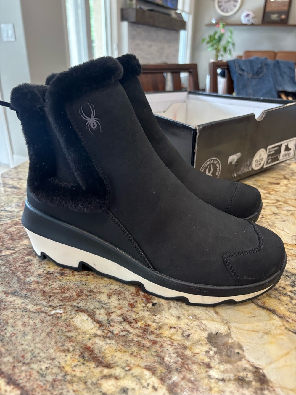 Spyder Women's Black Faux-Shearling Waterproof Ankle Boots Sz 8.5 NEW
